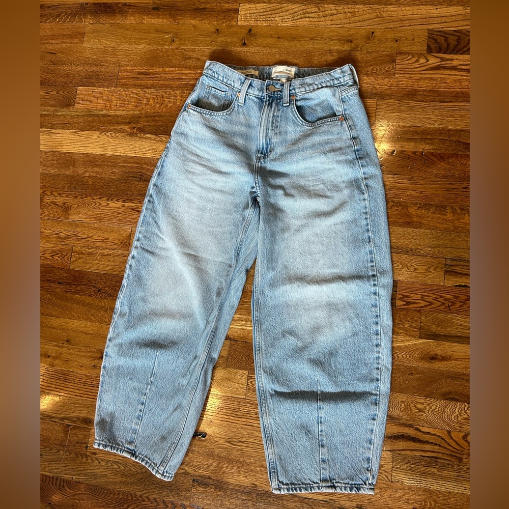 Universal Thread High Rise Barrel Jeans, 4